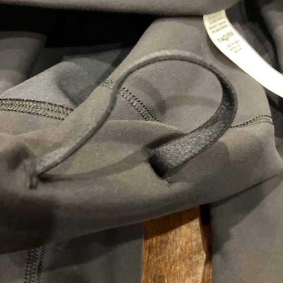 Lululemon leggings-excellent condition-size 4 - Picture 3 of 5